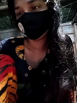 Snapshot of Aruyeshi- chatting on 09/13/25, 12:21 Aruyeshi- online show from 09/13/25, 12:21