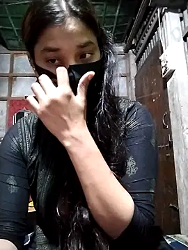 Snapshot of Aruyeshi- chatting on 09/25/25, 03:32 Aruyeshi- online show from 09/25/25, 03:32