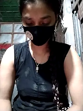 Snapshot of Aruyeshi- chatting on 10/02/25, 11:23 Aruyeshi- online show from 10/02/25, 11:23