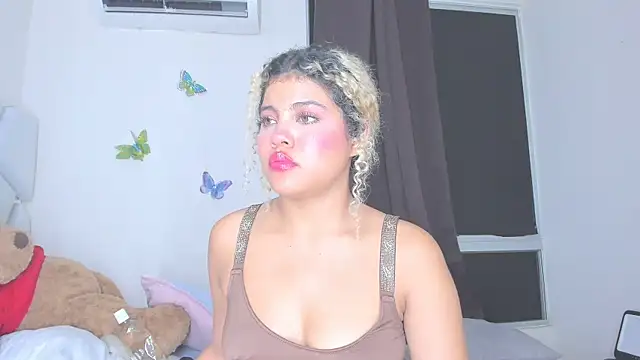 sofiacastillo01 online show from 04/21/26, 01:42