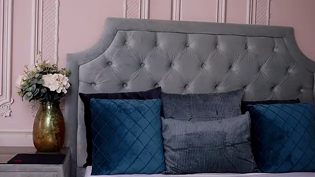 LucyAddison online show from 01/29/25, 10:37