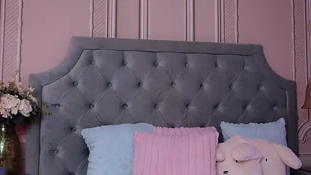 LucyAddison online show from 06/14/26, 05:20