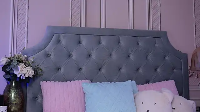 LucyAddison online show from 06/21/26, 06:16