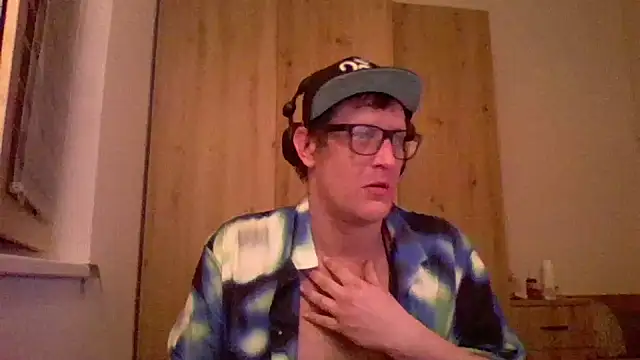 Bigthroaterboy online show from 01/14/25, 04:40