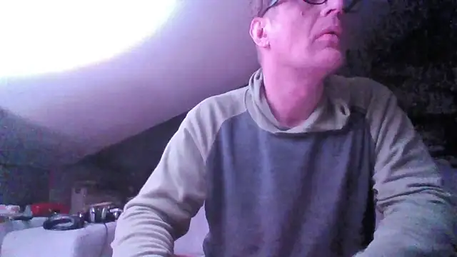 Bigthroaterboy online show from 10/26/25, 05:08