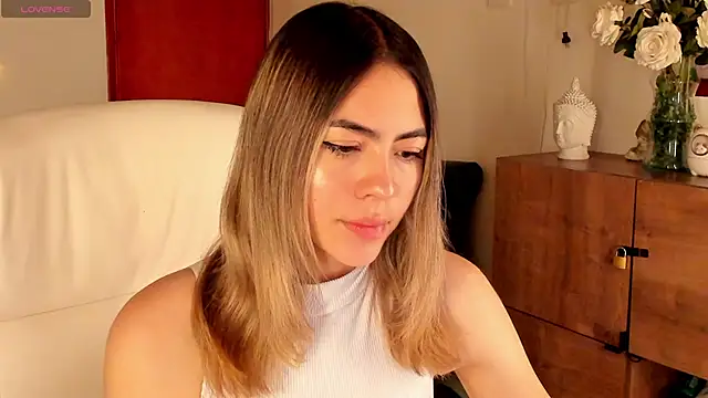 Nathaly-sky online show from 01/15/25, 10:49