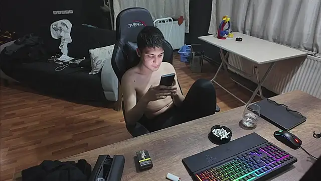 Snapshot of istebenboylebiradamim chatting on 12/10/24, 06:06 istebenboylebiradamim online show from 12/10/24, 06:06