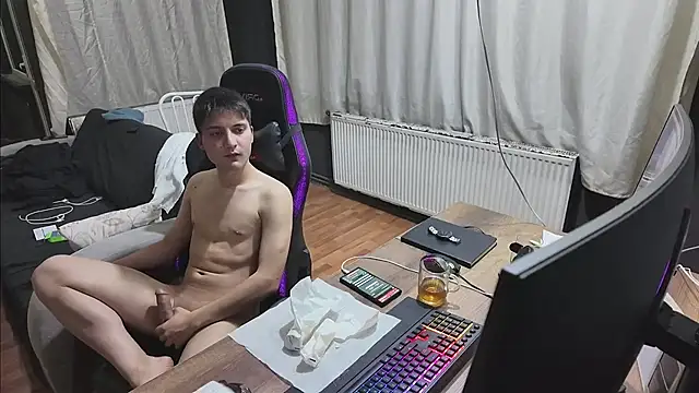 Snapshot of istebenboylebiradamim chatting on 12/11/24, 05:15 istebenboylebiradamim online show from 12/11/24, 05:15