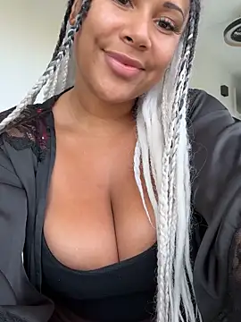 HaileyDiana online show from 10/10/25, 03:00