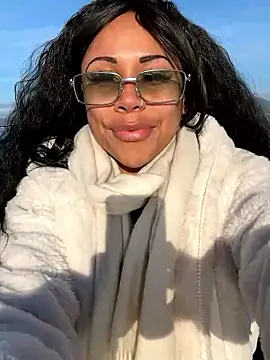 HaileyDiana online show from 01/13/26, 01:49