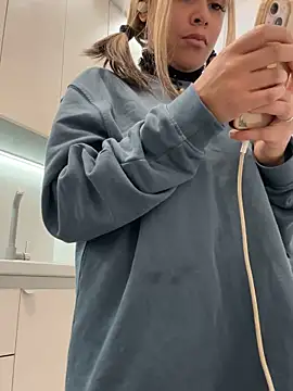 HaileyDiana online show from 05/24/26, 10:09