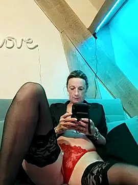 Snapshot of tatianasexymilf chatting on 11/30/25, 04:11 tatianasexymilf online show from 11/30/25, 04:11