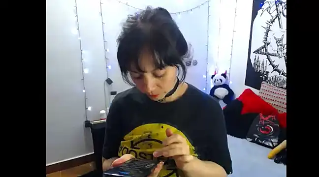 lili peach online show from 01/26/25, 12:37