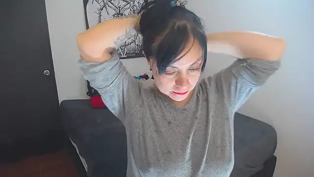 lili peach online show from 04/06/26, 10:00