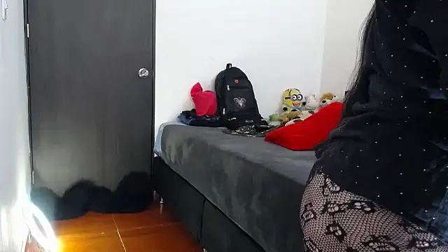 lili peach online show from 04/17/26, 07:39