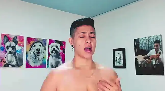 Snapshot of Aleja1214 chatting on 02/17/25, 10:36 Aleja1214 online show from 02/17/25, 10:36