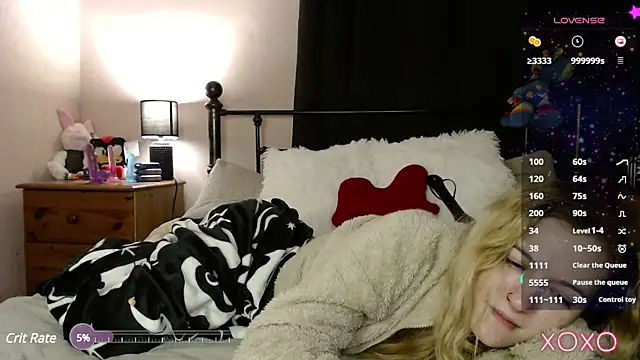 Snapshot of EllieeRose chatting on 03/01/25, 07:37 EllieeRose online show from 03/01/25, 07:37