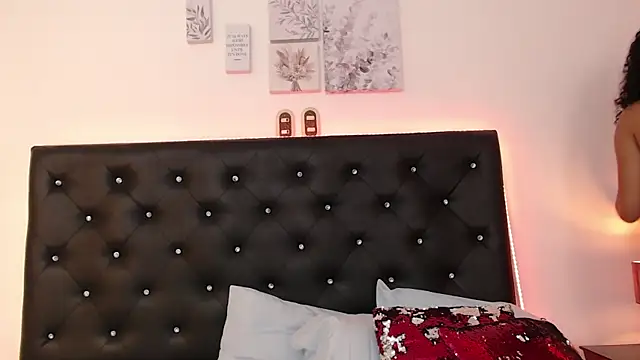 ariellaferra  online show from 03/04/25, 07:43