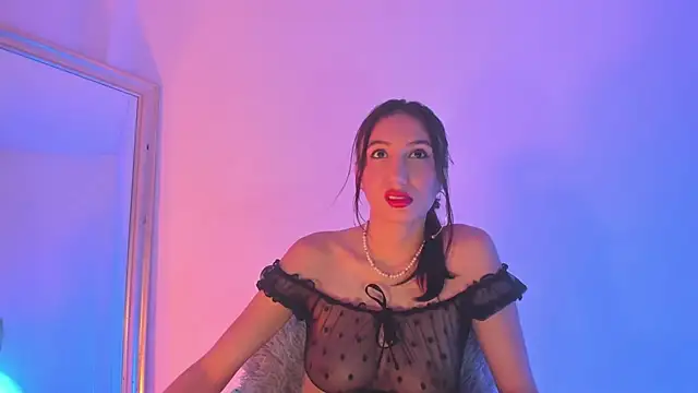 Snapshot of LyaEvanss chatting on 10/08/25, 01:42 LyaEvanss online show from 10/08/25, 01:42