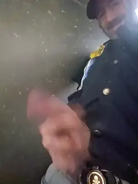 Snapshot of Joysdic41 chatting on 02/21/25, 07:32 Joysdic41 online show from 02/21/25, 07:32