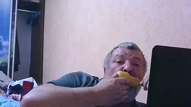 Snapshot of Art_Ass chatting on 10/11/25, 04:16 Art Ass online show from 10/11/25, 04:16