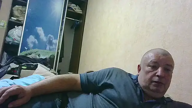 Snapshot of Art_Ass chatting on 10/13/25, 05:46 Art Ass online show from 10/13/25, 05:46