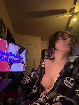 Snapshot of YandereDemon chatting on 11/21/25, 12:54 YandereDemon online show from 11/21/25, 12:54