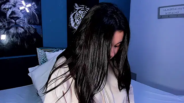 Liana Bernocchi online show from 02/10/25, 02:08