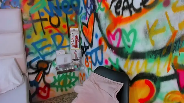 Liana Bernocchi online show from 09/12/25, 08:20