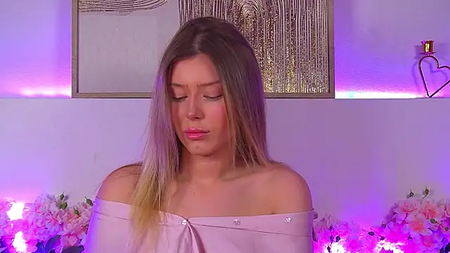 LiliaBianka online show from 02/18/25, 09:43