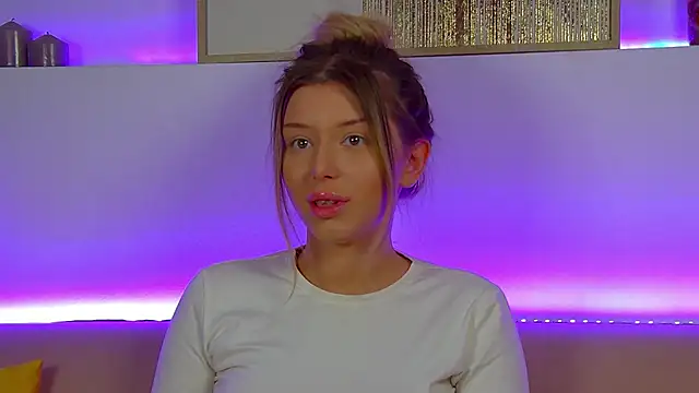 LiliaBianka online show from 02/28/25, 09:47