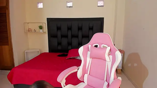 shanakendal2 online show from 01/23/25, 01:35