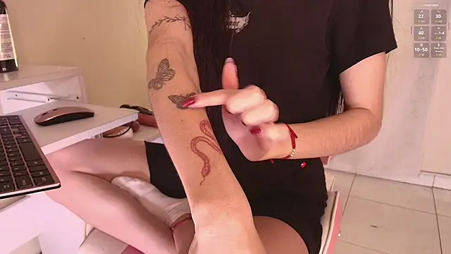 shanakendal2 online show from 11/28/25, 02:20