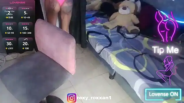 roxy roxxan online show from 03/17/25, 01:18