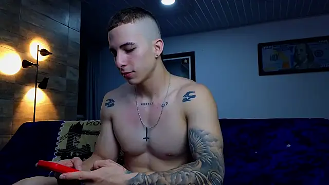 Snapshot of AsmodeoCox chatting on 11/26/25, 01:39 AsmodeoCox online show from 11/26/25, 01:39