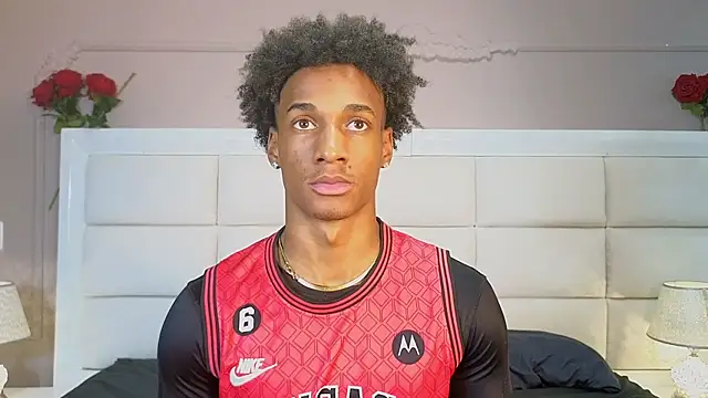 Snapshot of Malkongarcia chatting on 12/16/25, 07:52 Malkongarcia online show from 12/16/25, 07:52