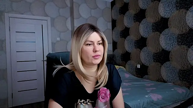 Snapshot of natusik chatting on 12/11/24, 04:49 natusik online show from 12/11/24, 04:49