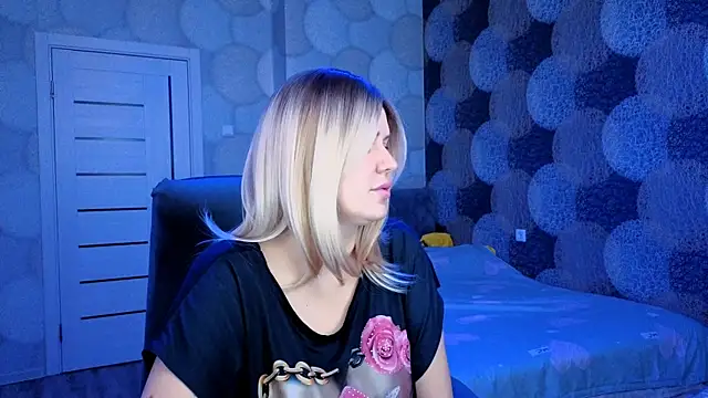 Snapshot of natusik chatting on 12/14/24, 03:40 natusik online show from 12/14/24, 03:40