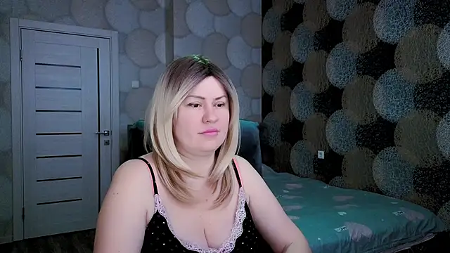 Snapshot of natusik chatting on 02/24/25, 02:19 natusik online show from 02/24/25, 02:19