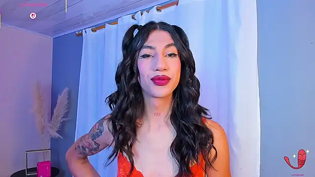 sofiaa grey  online show from 11/05/25, 12:27