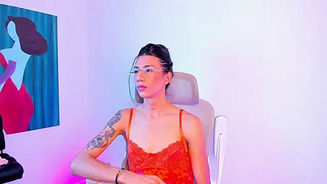 Snapshot of sofiaa_grey_ chatting on 06/05/26, 04:56 sofiaa grey online show from 06/05/26, 04:56