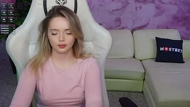 Snapshot of Cassy-Celestial_ chatting on 01/12/25, 02:56 Cassy-Celestial online show from 01/12/25, 02:56