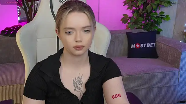 Snapshot of Cassy-Celestial_ chatting on 01/13/25, 03:34 Cassy-Celestial online show from 01/13/25, 03:34