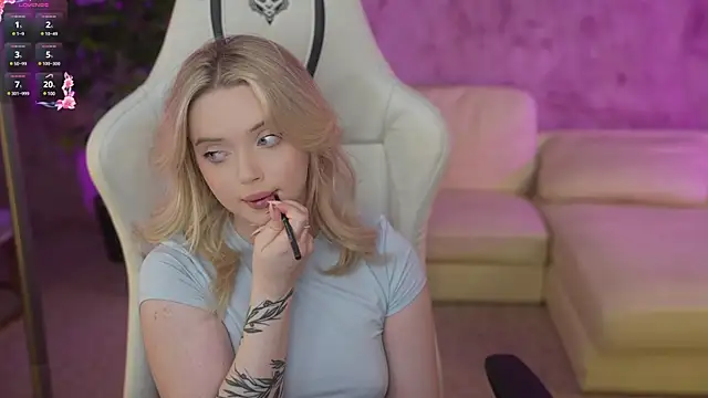 Snapshot of Cassy-Celestial_ chatting on 01/31/25, 03:41 Cassy-Celestial online show from 01/31/25, 03:41