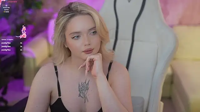 Snapshot of Cassy-Celestial_ chatting on 02/03/25, 02:58 Cassy-Celestial online show from 02/03/25, 02:58