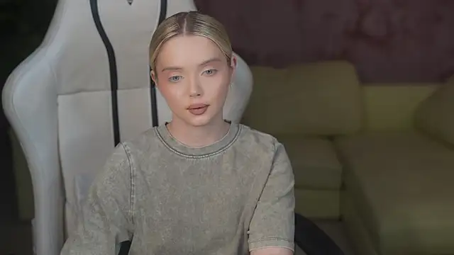 Snapshot of Cassy-Celestial_ chatting on 02/21/25, 03:23 Cassy-Celestial online show from 02/21/25, 03:23