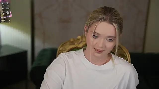 Snapshot of Cassy-Celestial_ chatting on 03/05/25, 03:08 Cassy-Celestial online show from 03/05/25, 03:08