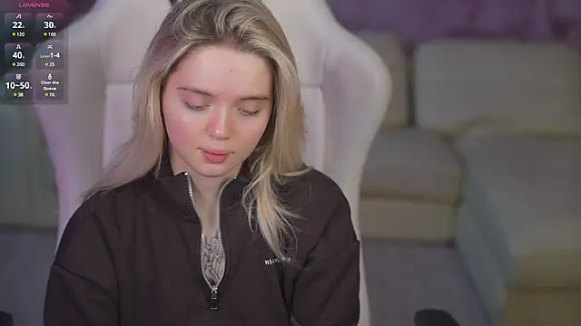 Snapshot of Cassy-Celestial_ chatting on 03/09/25, 11:56 Cassy-Celestial online show from 03/09/25, 11:56