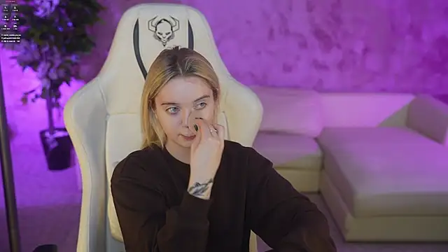 Snapshot of Cassy-Celestial_ chatting on 03/14/25, 11:53 Cassy-Celestial online show from 03/14/25, 11:53