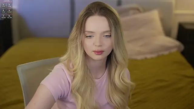 Snapshot of Cassy-Celestial_ chatting on 09/18/25, 07:21 Cassy-Celestial online show from 09/18/25, 07:21